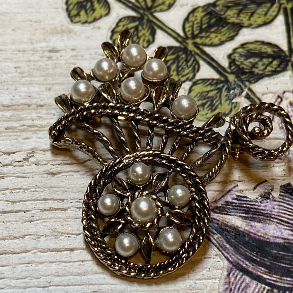 Vintage Flower Cart Gold Tone Faux Pearls Pin Brooch